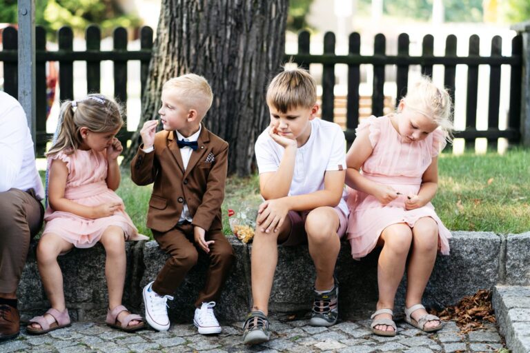 Ślub w drewnianym kościele