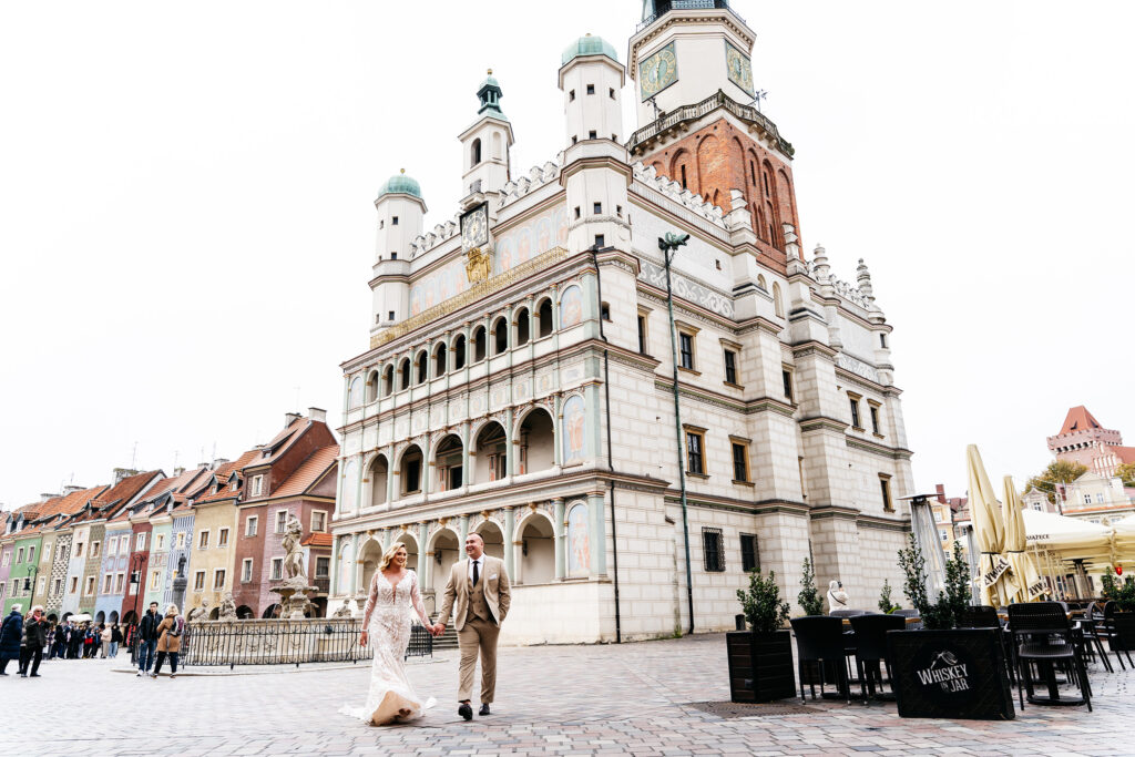 Sesja ślubna na Starym Rynku w Poznaniu — fotograf ślubny Poznań